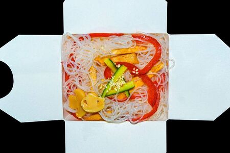 Лапша фунчоза классическая с курицей