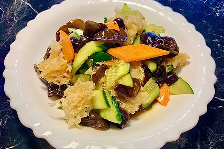 A4 Салат с древесными грибами