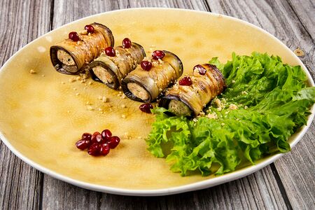 Баклажаны с орехами