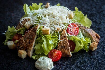 Цезарь с курицей