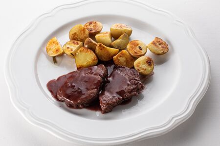 Вырезка говяжья с соусом порто