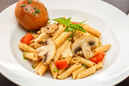 Паста по-кайенски с курицей