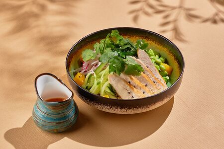 Боул с цыпленком