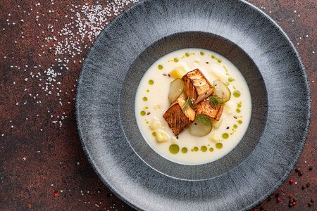 Суп Скандинавский с опалённым лососем