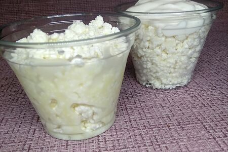 Творог со сгущенкой и сметаной с сахаром