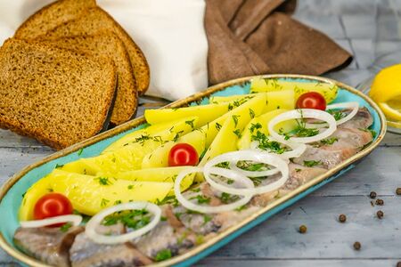 Филе сельди с отварным картофелем