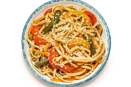 Удон с овощами в кисло-сладком соусе