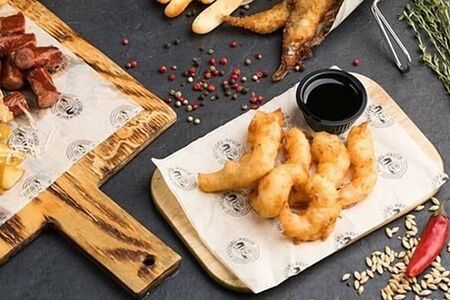 Креветки фри со сметанным соусом