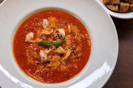 Крем-суп Сицилийский с креветками и мидиями