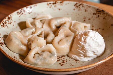 Пельмени с тихоокеанским лососем и ламинарией