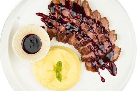Филе утиной грудки с картофельным пюре