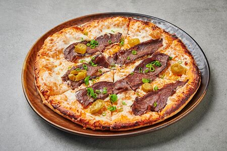 Хачапури по-мегрельски с ростбифом, маринованным перцем и барбекю