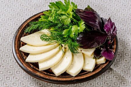 Брынза с зеленью