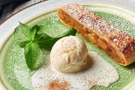 Штрудель яблочный