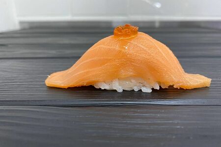 Нигири с семгой