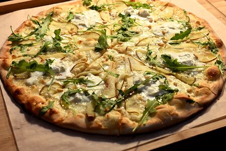 Пицца С грушей и страчателлой