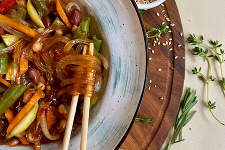 Харусаме с красной рыбой и соусом тонкацу