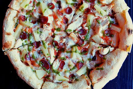 Курица с ананасами