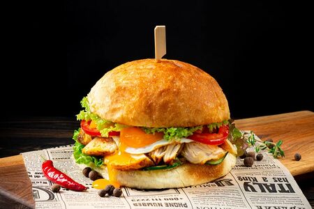 Бургер с куриным филе