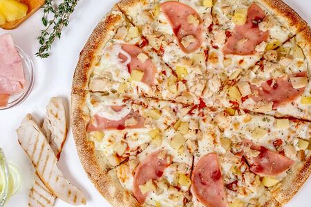 С цыпленком и ананасом