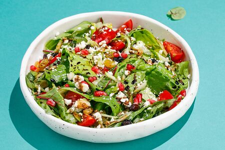 Восточный салат с сыром Гуда