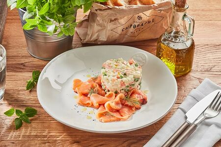 Салат оливье со слабосоленым лососем