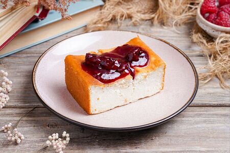 Пудинг творожный с вишней