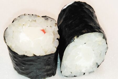 Классический ролл с крабом и сыром