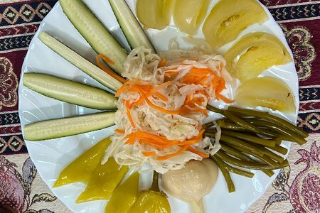 Ассорти домашних солений