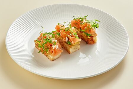 Тапас слабосоленым лососем