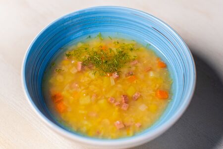 Суп гороховый с копченостями