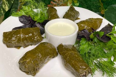 Долма в винoградных листьях