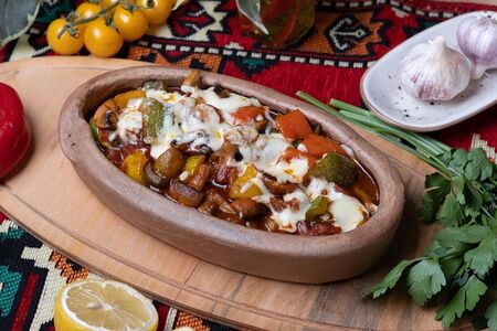 Гювеч из шампиньонов