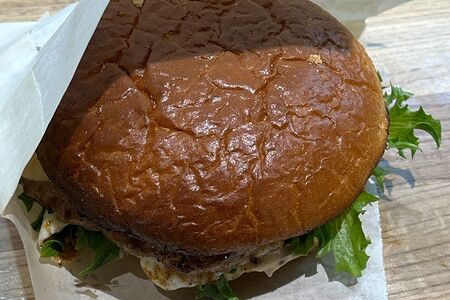 Гамбургер с яйцом