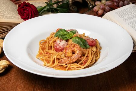 Паста с тигровыми креветками