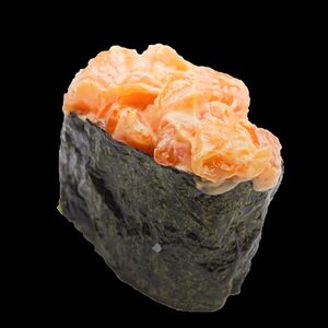 Гункан с лососем