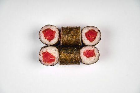 Острый ролл с тунцом