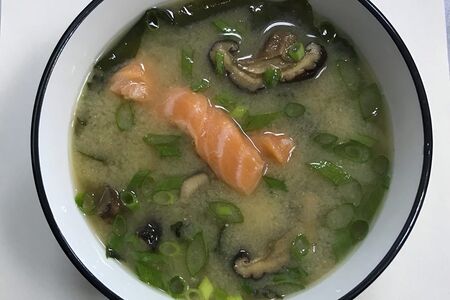 Мисо суп с лососем