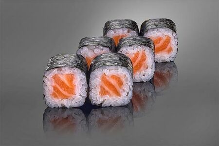 Ролл с лососем