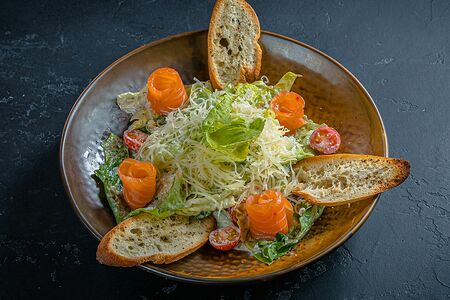 Цезарь с семгой