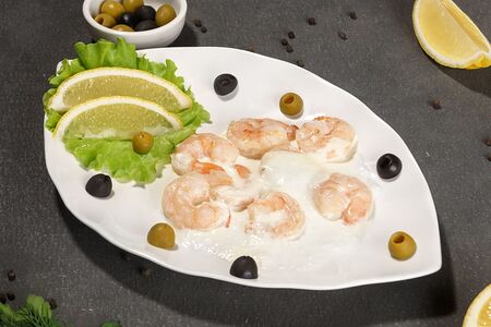 Королевские креветки с соусом провансаль