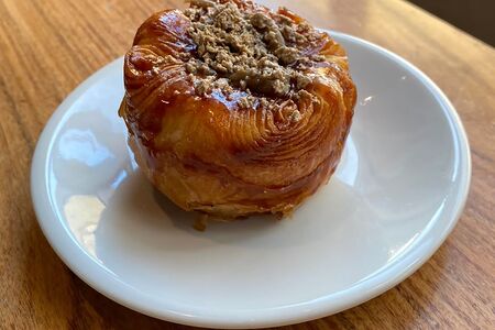 Булочка с халвой