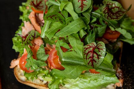 Брускетта с копченой форелью