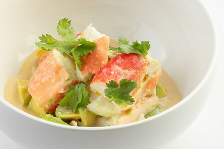 Фаланги краба с авокадо