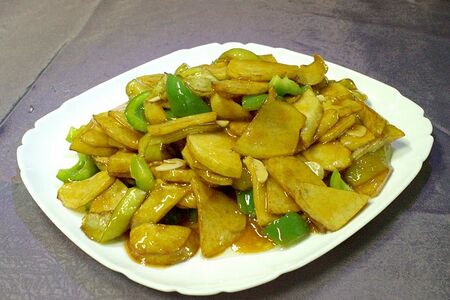 Тушеный баклажан, картофель, перец 601