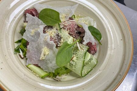 Салат с ростбифом