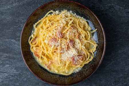 Карбонара с яйцом и сливками