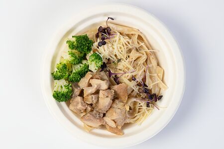 Паста с курицей и броколли