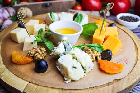 Ассорти европейских сыров
