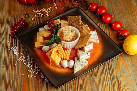 Сырная тарелка по-европейски
